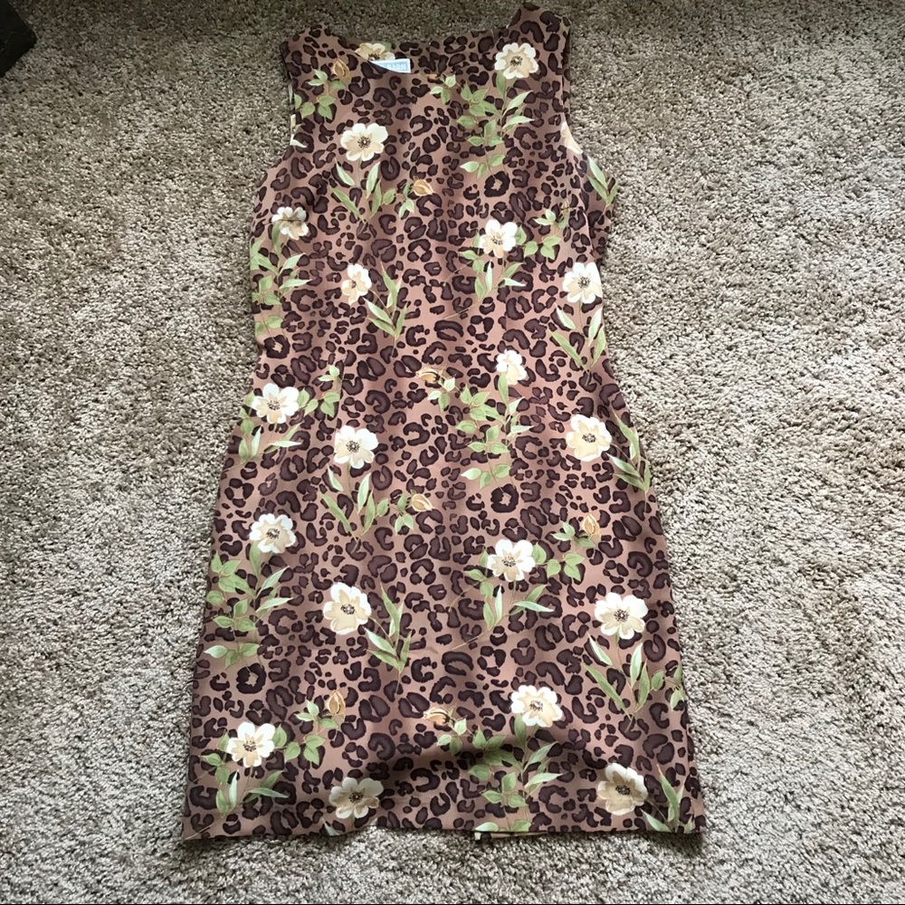 Leopard and flowers!